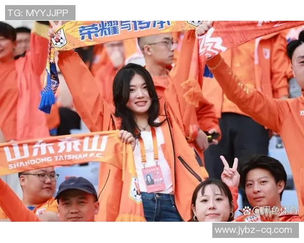 足球明星线下活动热潮：球迷互动体验与明星魅力的完美融合